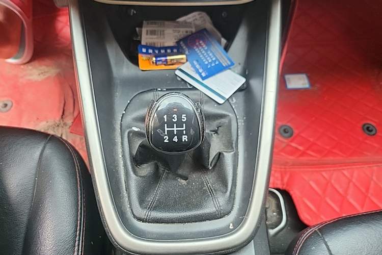 Used Ford Escort 2015 1.5L Manual Comfort Model Gear Lever