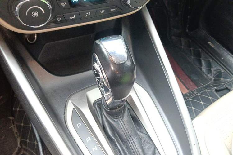 Used Ford Escort 2015 1.5L Automatic Fashion Model Gear Lever