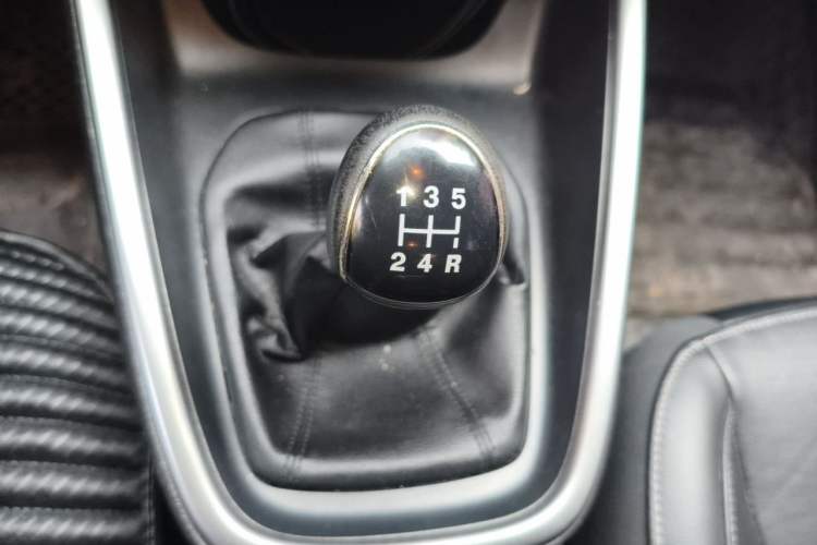 Used Ford Escort 2015 1.5L Manual Fashion Edition Gear Lever