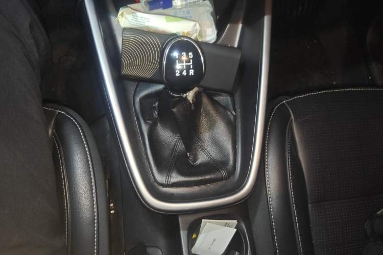 Used Ford Escort 2015 1.5L Manual Fashion Edition Gear Lever