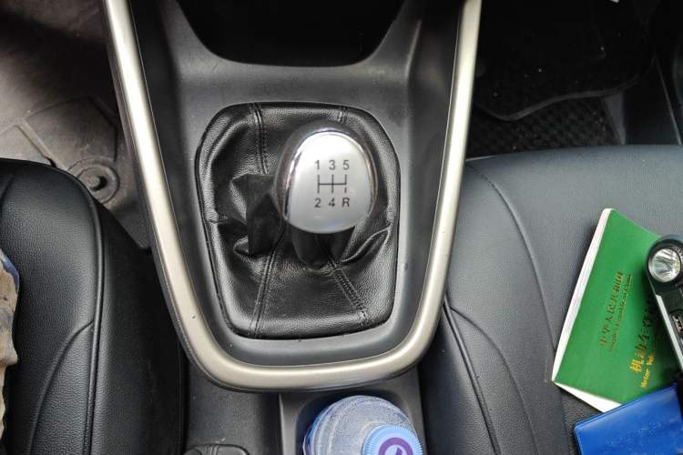 Used Ford Escort 2015 1.5L Manual Comfort Model Gear Lever