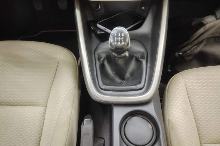 Used Ford Escort 2015 1.5L Manual Comfort Model Gear Lever