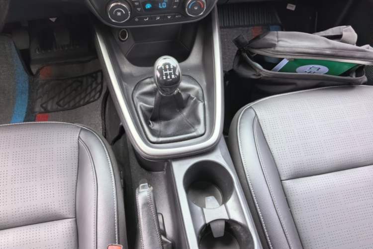 Used Ford Escort 2015 1.5L Manual Fashion Edition Gear Lever