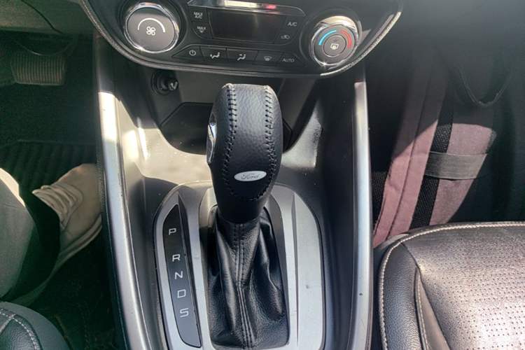 Used Ford Escort 2015 1.5L Automatic Fashion Model Gear Lever
