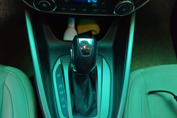 Used Ford Escort 2015 1.5L Automatic Fashion Model Gear Lever