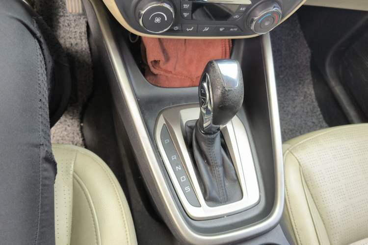 Used Ford Escort 2015 1.5L Automatic Fashion Model Gear Lever