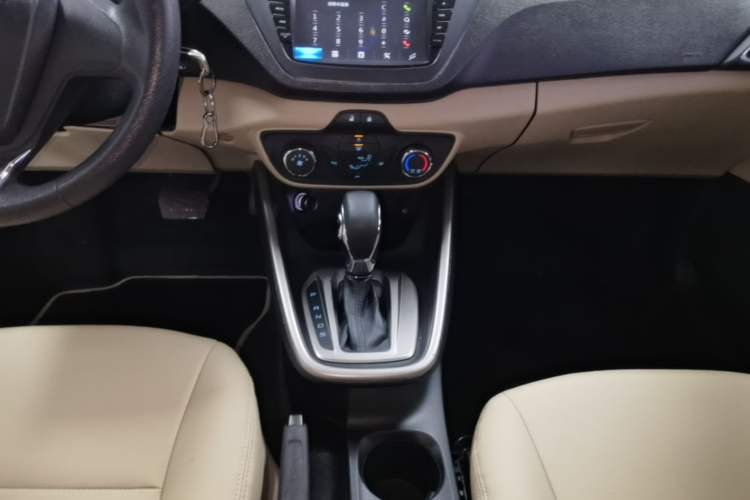 Used Ford Escort 2015 1.5L Automatic Comfort Edition Gear Lever