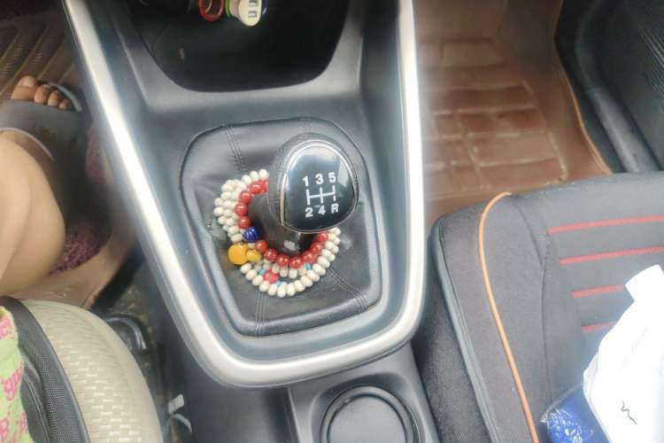 Used Ford Escort 2015 1.5L Manual Comfort Model Gear Lever