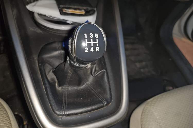 Used Ford Escort 2015 1.5L Manual Comfort Model Gear Lever