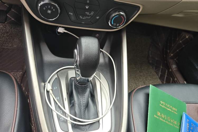 Used Ford Escort 2015 1.5L Automatic Comfort Edition Gear Lever