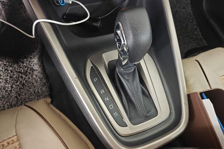 Used Ford Escort 2015 1.5L Automatic Comfort Edition Gear Lever