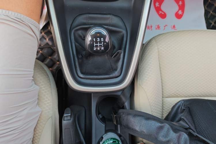 Used Ford Escort 2015 1.5L Manual Comfort Model Gear Lever
