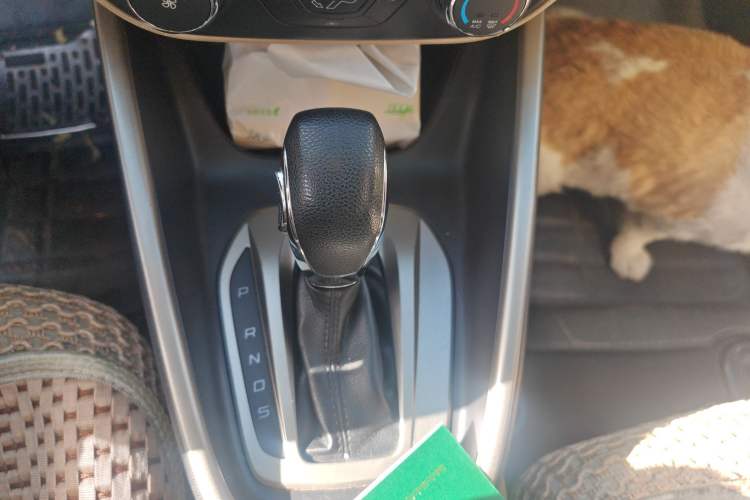 Used Ford Escort 2015 1.5L Automatic Comfort Edition Gear Lever