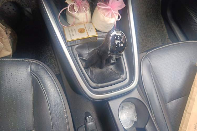 Used Ford Escort 2015 1.5L Manual Fashion Edition Gear Lever