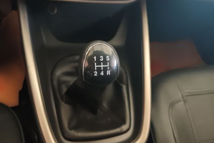 Used Ford Escort 2015 1.5L Manual Comfort Model Gear Lever