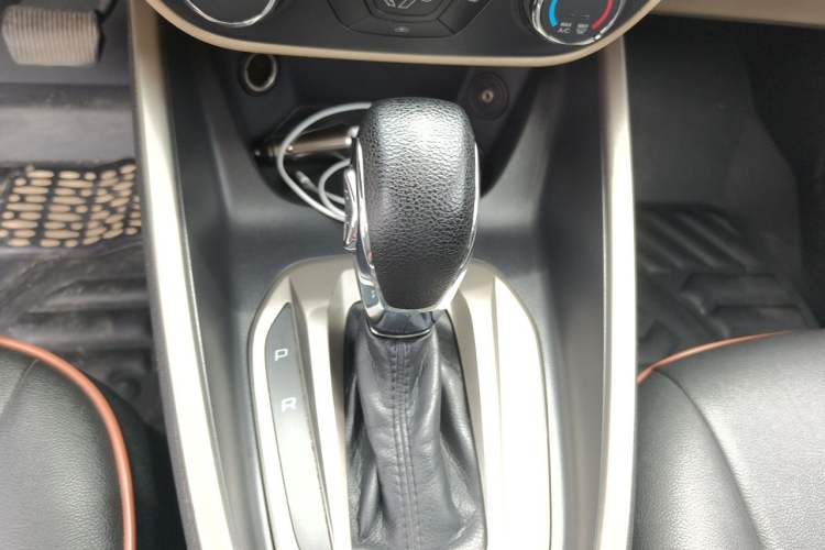 Used Ford Escort 2015 1.5L Automatic Comfort Edition Gear Lever