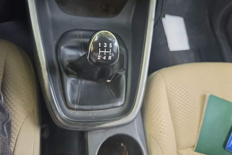 Used Ford Escort 2015 1.5L Manual Comfort Model Gear Lever
