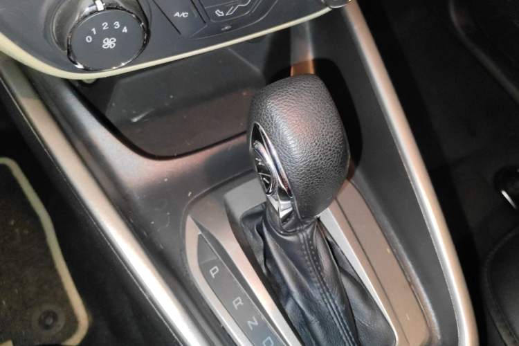 Used Ford Escort 2015 1.5L Automatic Comfort Edition Gear Lever