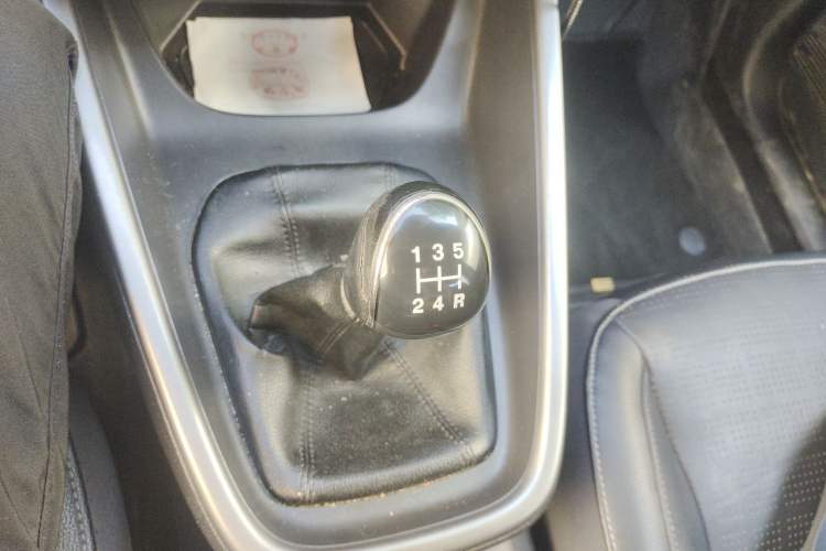 Used Ford Escort 2015 1.5L Manual Fashion Edition Gear Lever