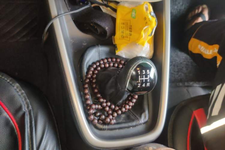 Used Ford Escort 2015 1.5L Manual Comfort Model Gear Lever