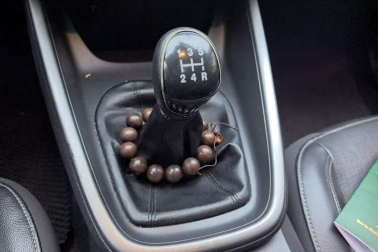 Used Ford Escort 2015 1.5L Manual Fashion Edition Gear Lever
