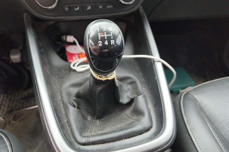 Used Ford Escort 2015 1.5L Manual Fashion Edition Gear Lever