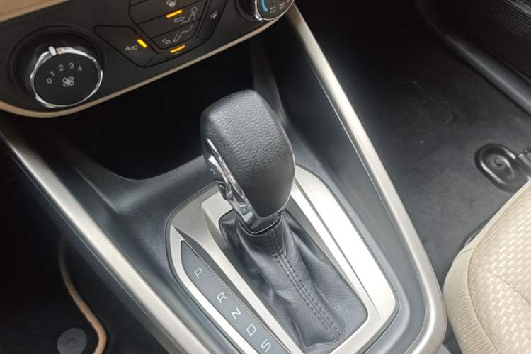 Used Ford Escort 2015 1.5L Automatic Comfort Edition Gear Lever