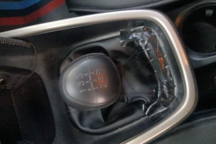 Used Ford Escort 2015 1.5L Manual Comfort Model Gear Lever