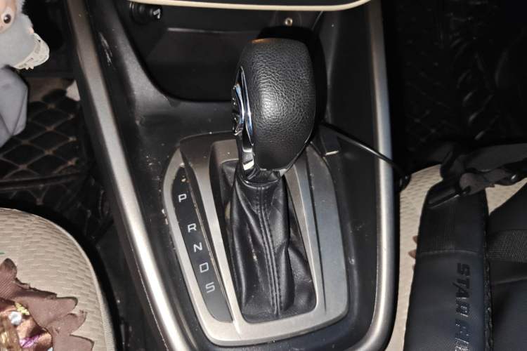 Used Ford Escort 2015 1.5L Automatic Comfort Edition Gear Lever