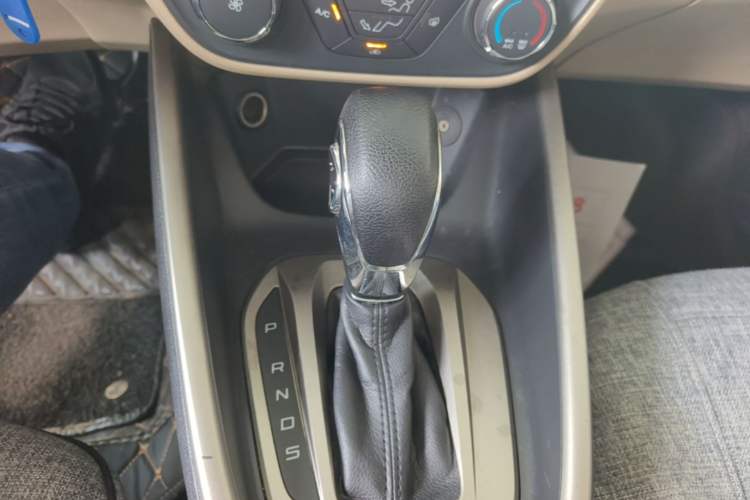 Used Ford Escort 2015 1.5L Automatic Comfort Edition Gear Lever