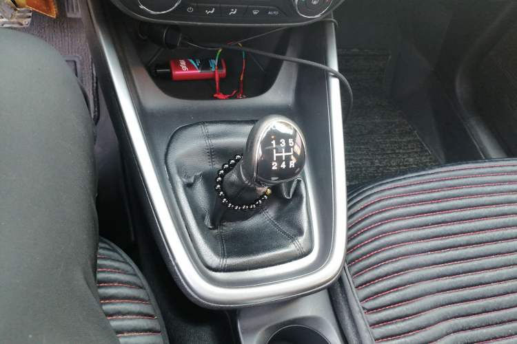 Used Ford Escort 2015 1.5L Manual Fashion Edition Gear Lever