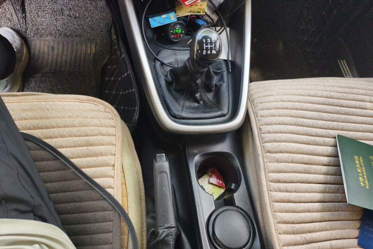 Used Ford Escort 2015 1.5L Manual Comfort Model Gear Lever
