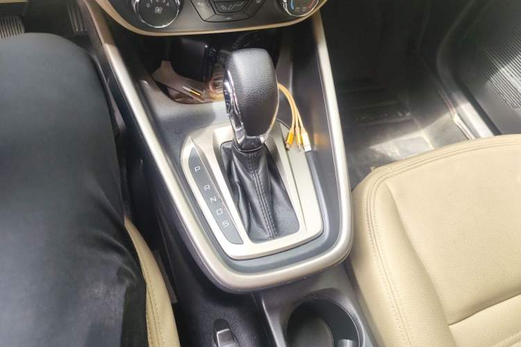 Used Ford Escort 2015 1.5L Automatic Comfort Edition Gear Lever