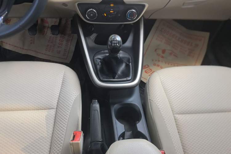 Used Ford Escort 2015 1.5L Manual Comfort Model Gear Lever