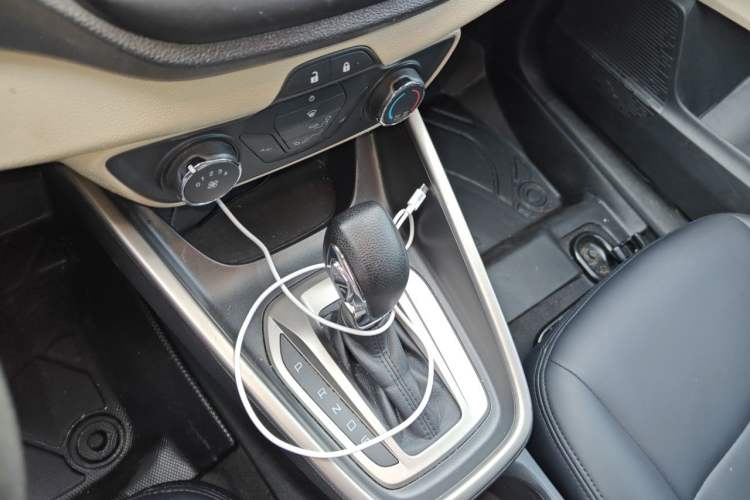 Used Ford Escort 2015 1.5L Automatic Comfort Edition Gear Lever