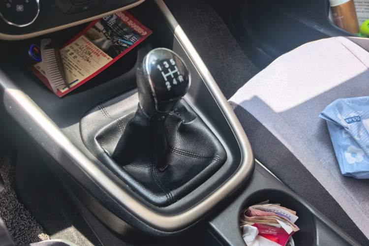 Used Ford Escort 2015 1.5L Manual Comfort Model Gear Lever
