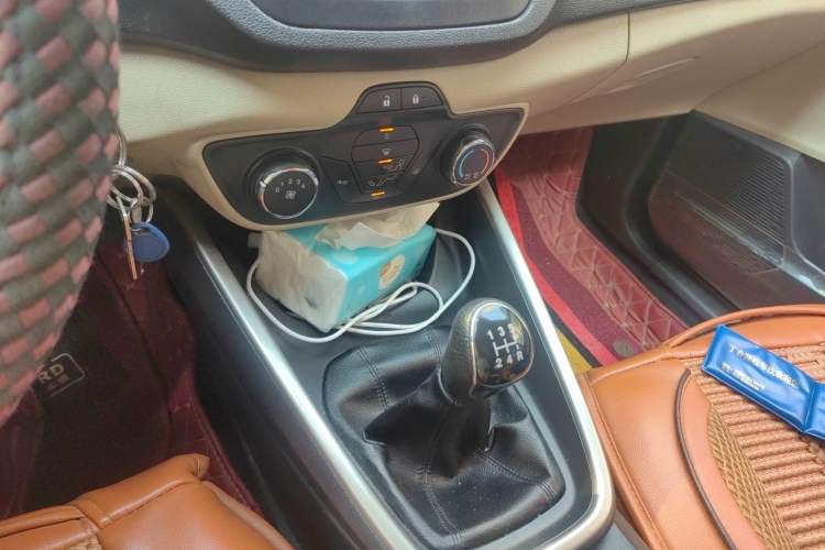 Used Ford Escort 2015 1.5L Manual Comfort Model Gear Lever