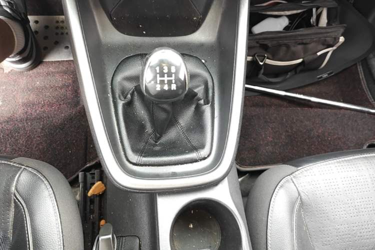 Used Ford Escort 2015 1.5L Manual Fashion Edition Gear Lever