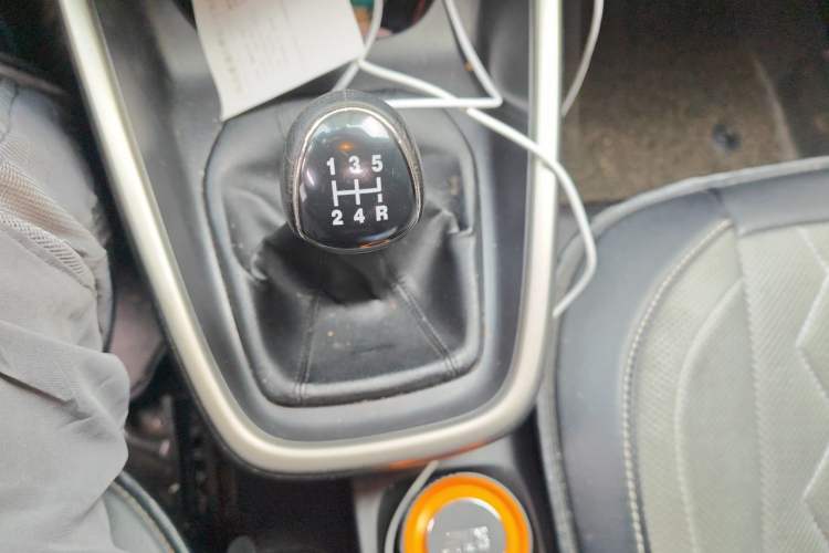 Used Ford Escort 2015 1.5L Manual Comfort Model Gear Lever