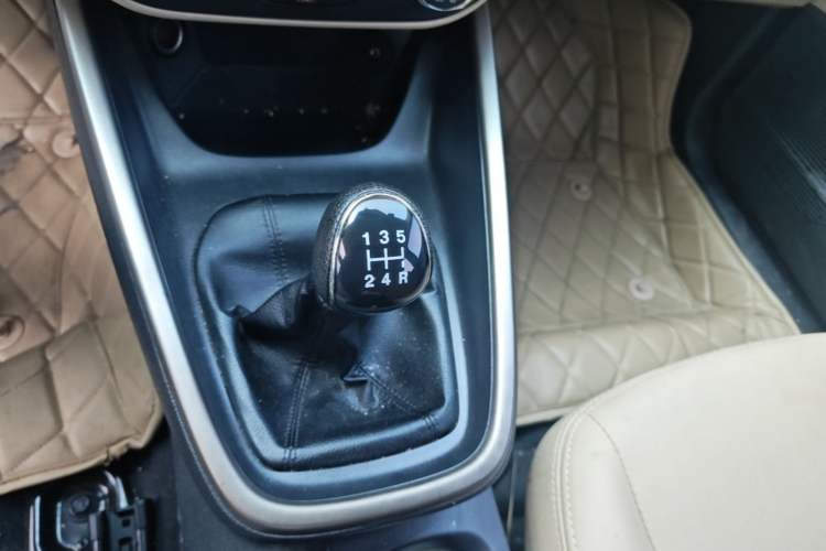 Used Ford Escort 2015 1.5L Manual Comfort Model Gear Lever