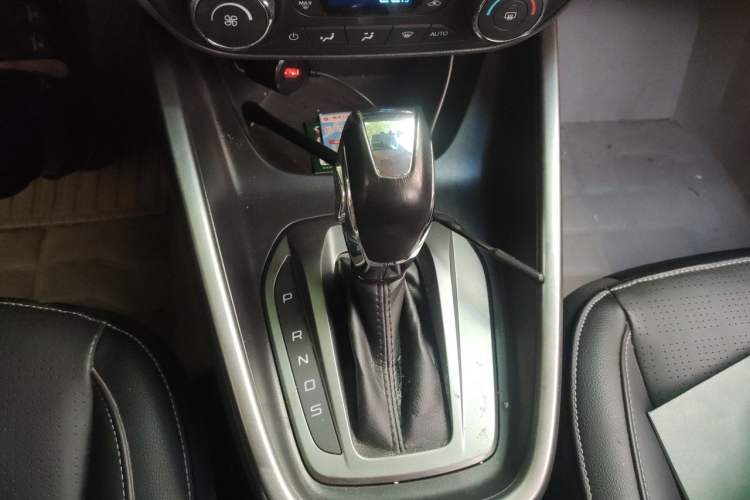 Used Ford Escort 2015 1.5L Automatic Fashion Model Gear Lever