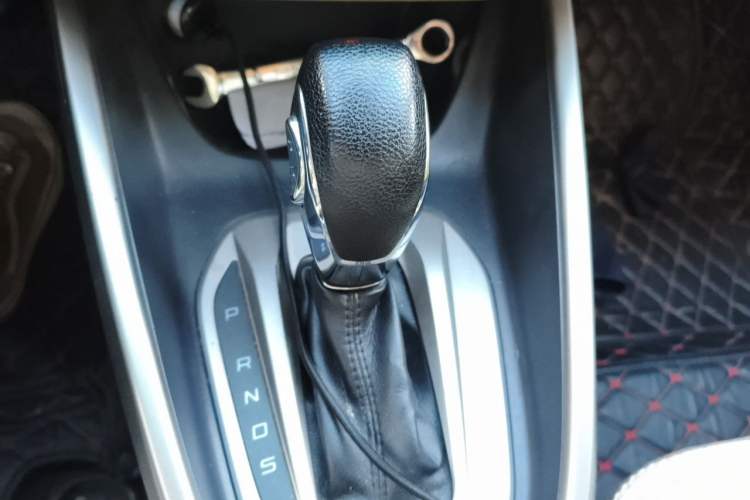 Used Ford Escort 2015 1.5L Automatic Comfort Edition Gear Lever