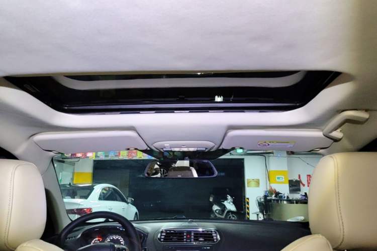 Used Ford Escort 2015 1.5L Automatic Fashion Model Headliner