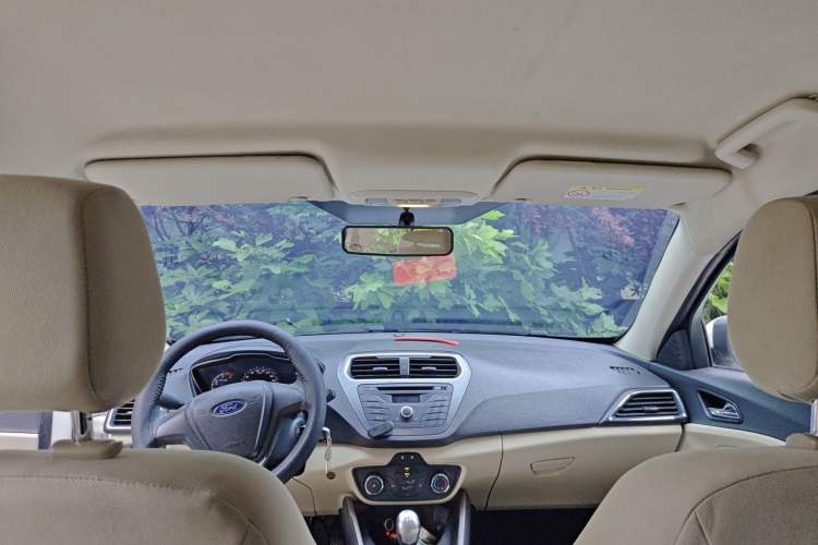 Used Ford Escort 2015 1.5L Manual Comfort Model Headliner