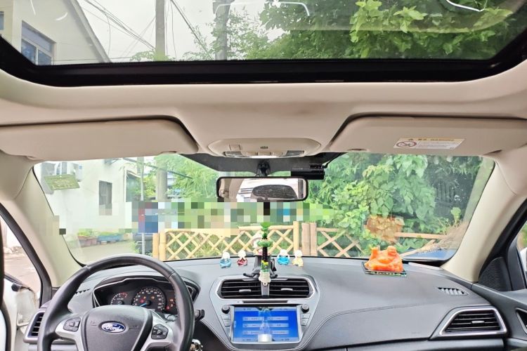 Used Ford Escort 2015 1.5L Automatic Fashion Model Headliner