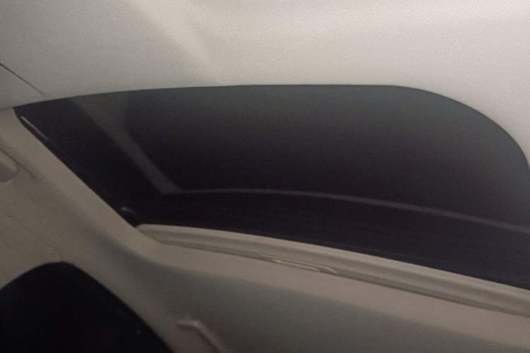 Used Ford Escort 2015 1.5L Automatic Fashion Model Headliner