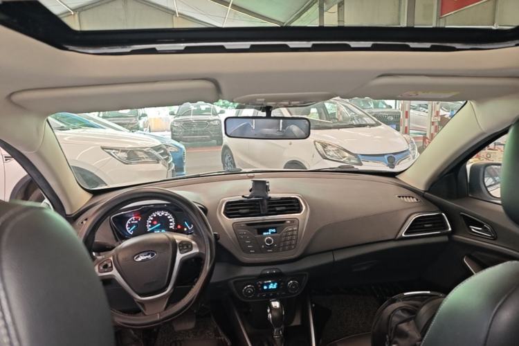 Used Ford Escort 2015 1.5L Automatic Fashion Model Headliner