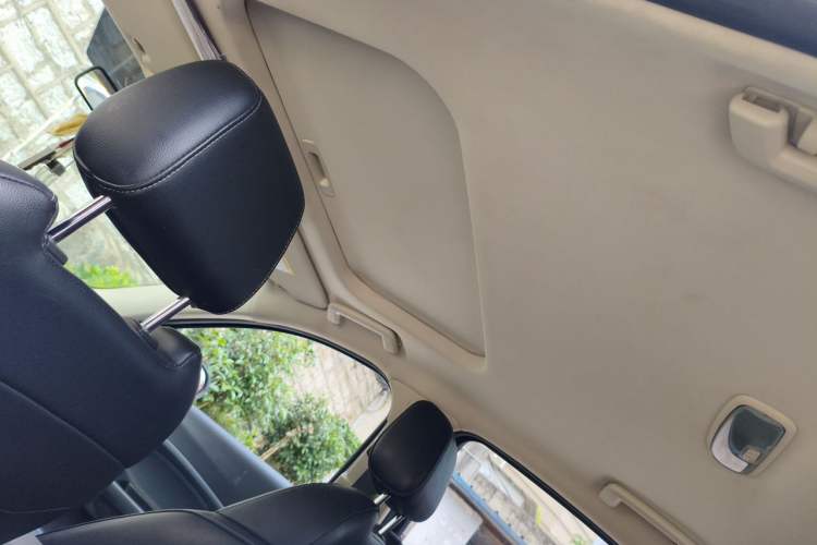 Used Ford Escort 2015 1.5L Automatic Fashion Model Headliner
