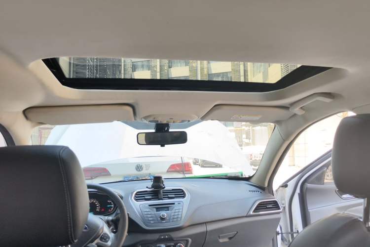 Used Ford Escort 2015 1.5L Automatic Fashion Model Headliner