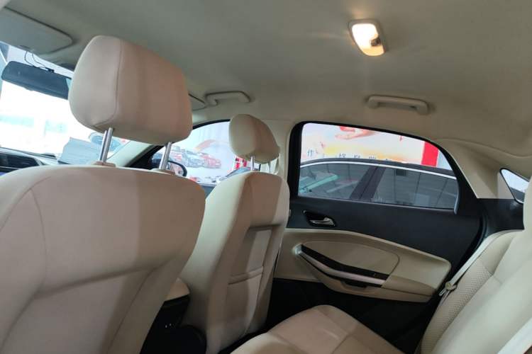 Used Ford Escort 2015 1.5L Manual Comfort Model Headliner
